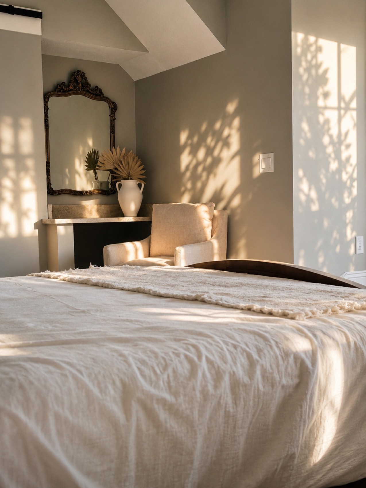 A guest room