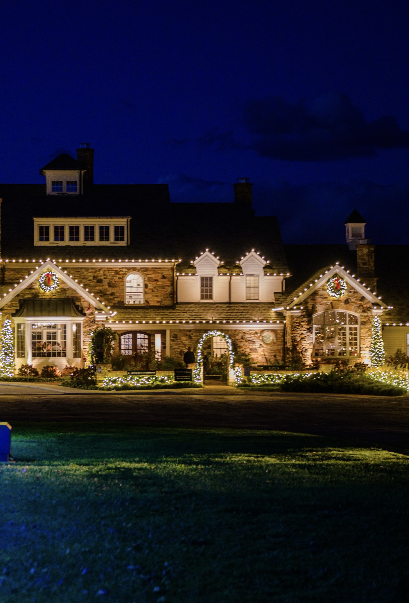 Vincent William lit at night in December