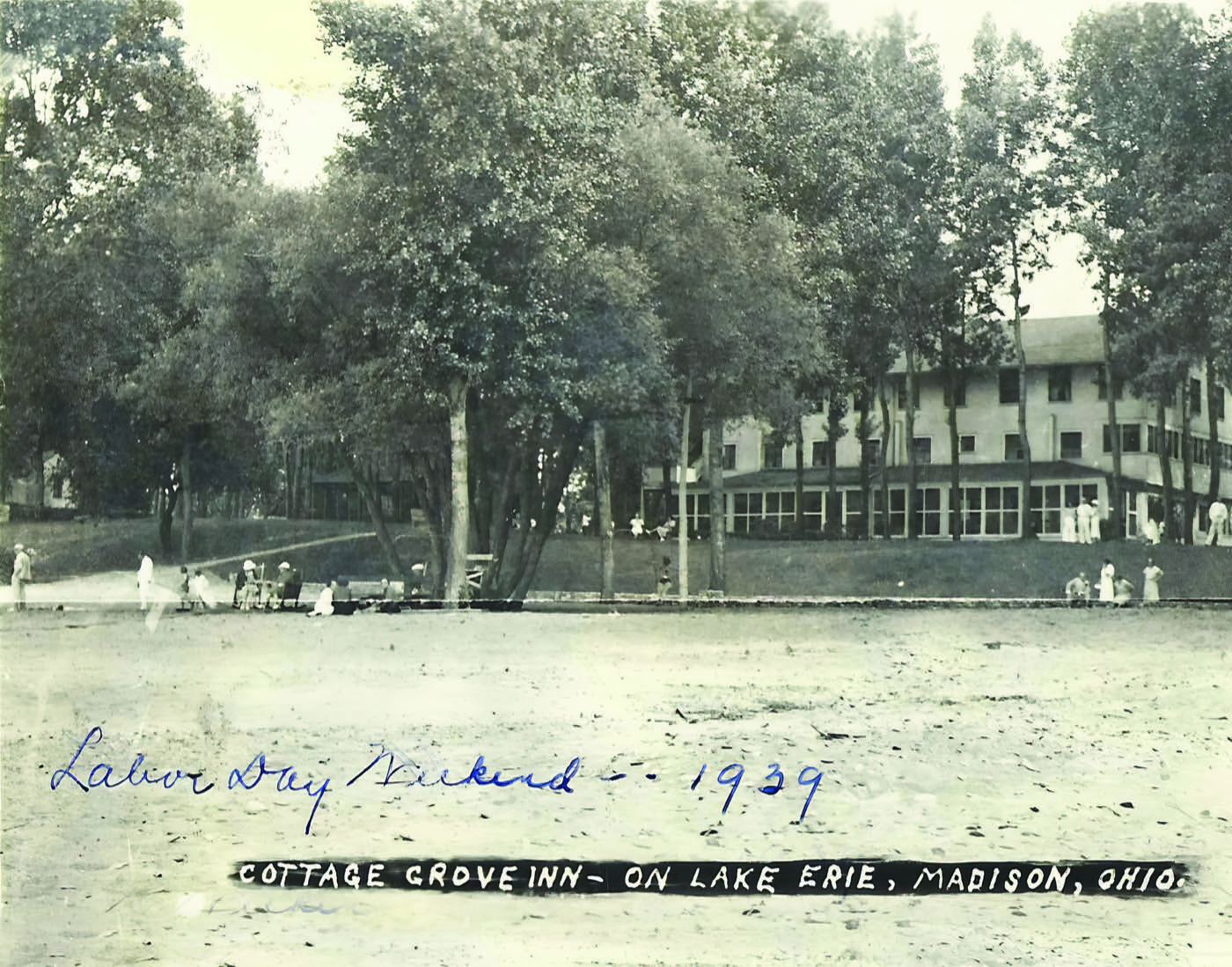 Postcard of the Cottage Grove Inn from the sand, inscribed Labor Day Weekend 1929